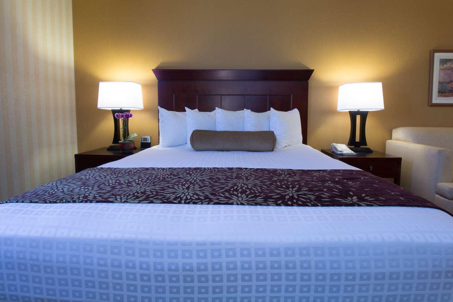 Best Western Plus Carpinteria Inn Exterior photo