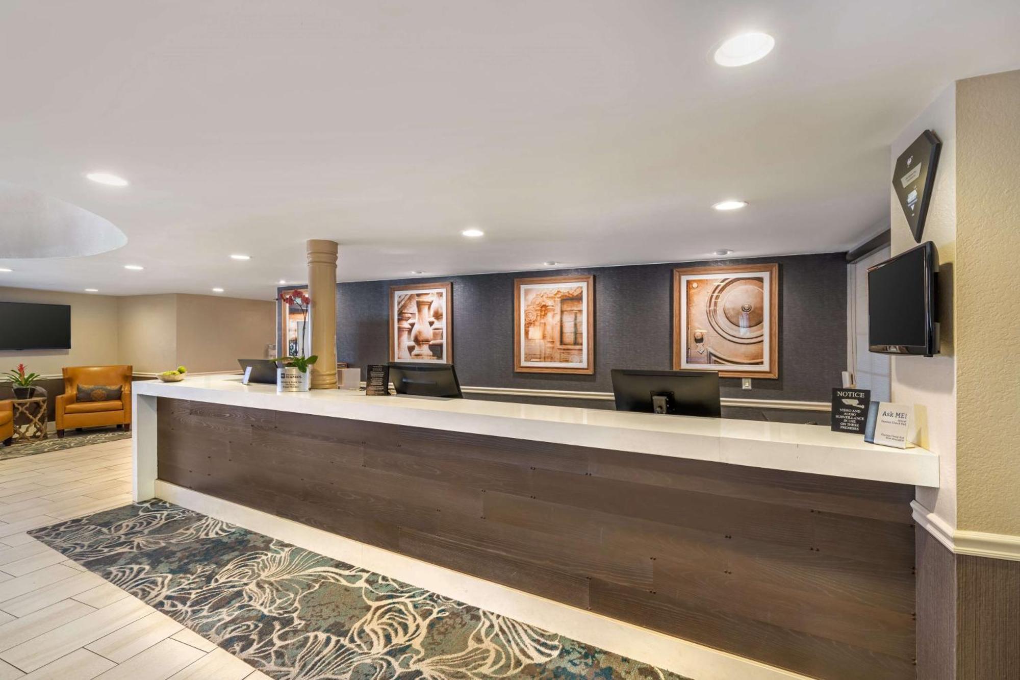 Best Western Plus Carpinteria Inn Exterior photo