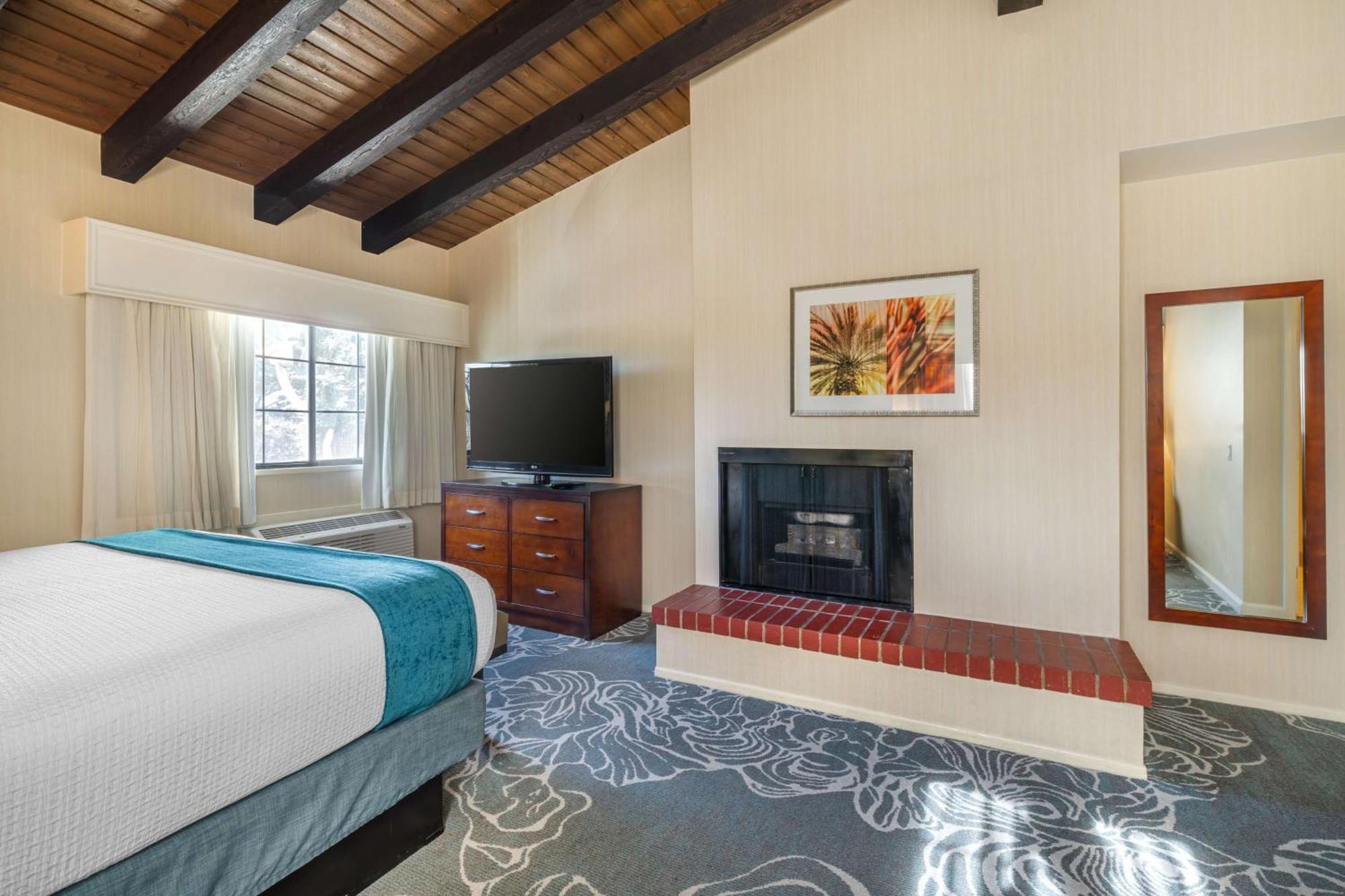 Best Western Plus Carpinteria Inn Exterior photo