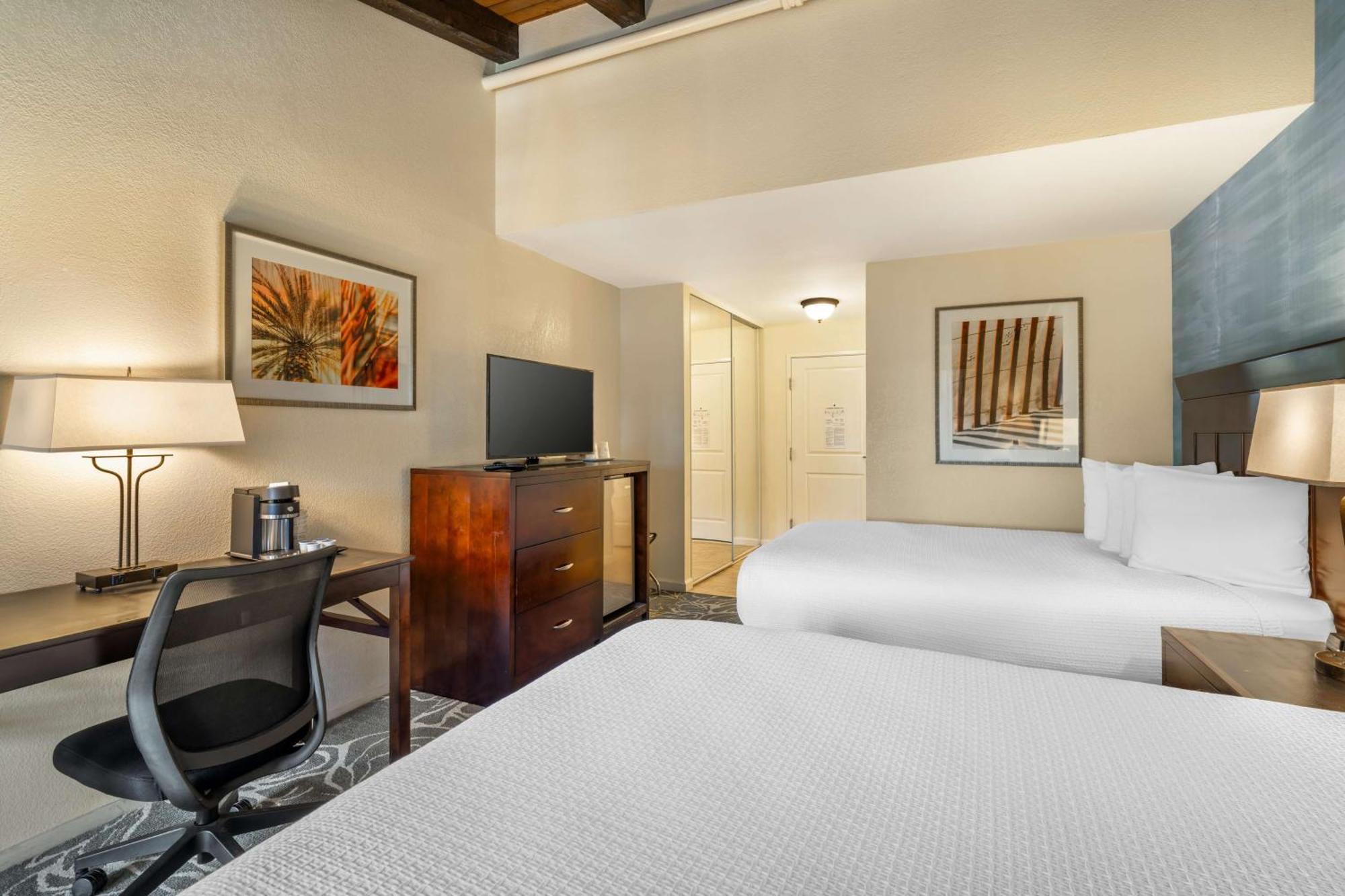 Best Western Plus Carpinteria Inn Exterior photo