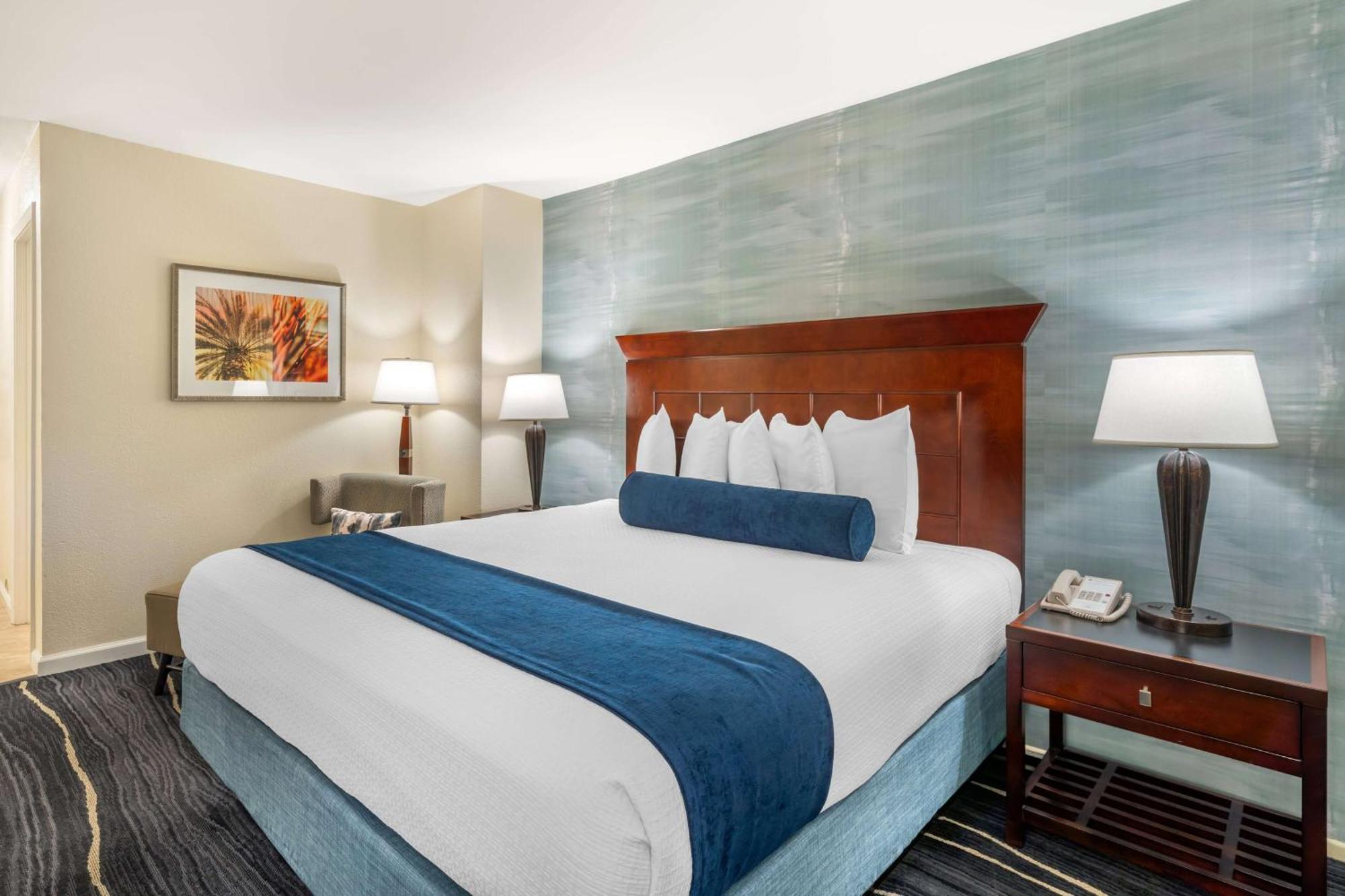 Best Western Plus Carpinteria Inn Exterior photo