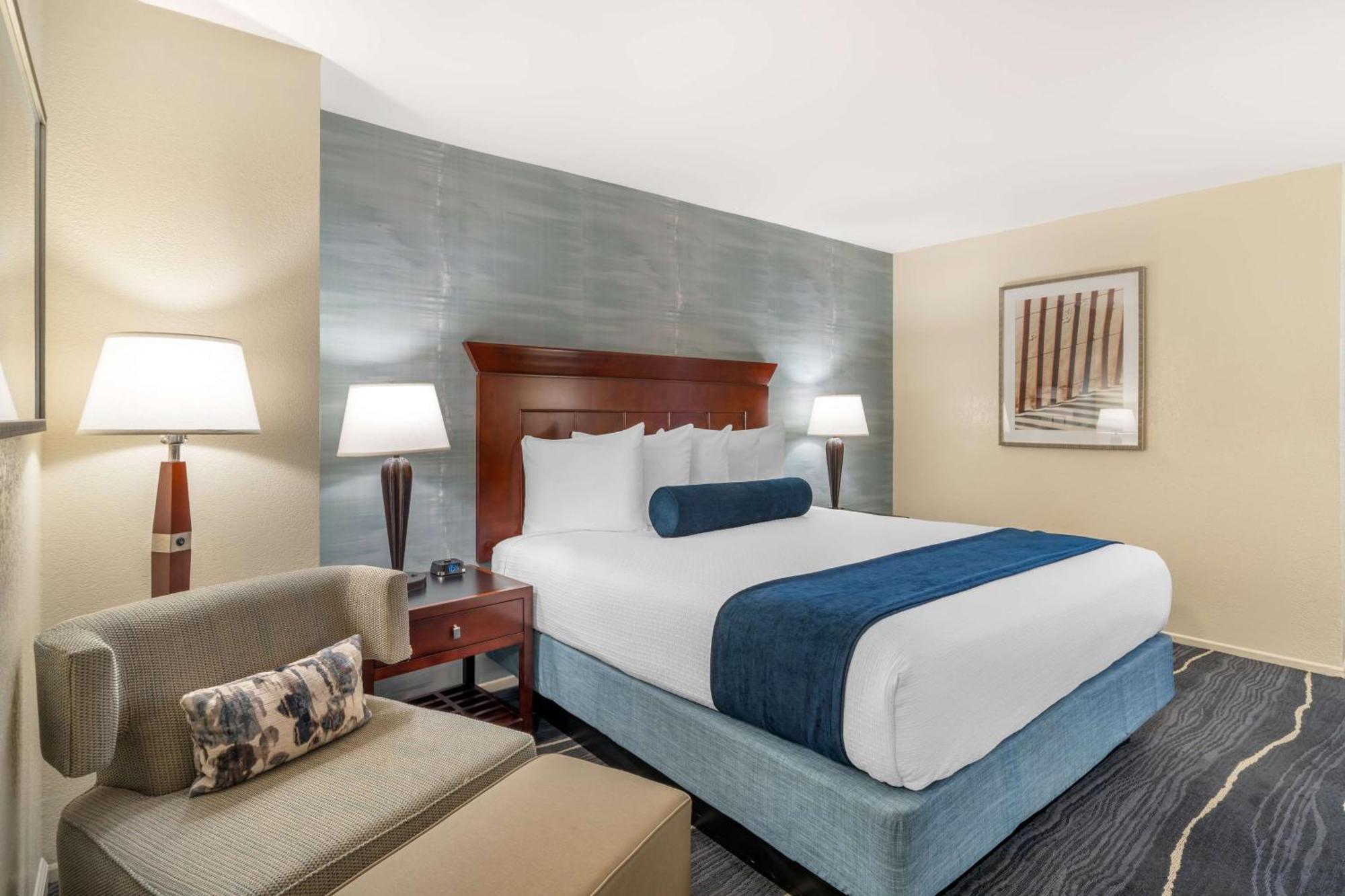 Best Western Plus Carpinteria Inn Exterior photo